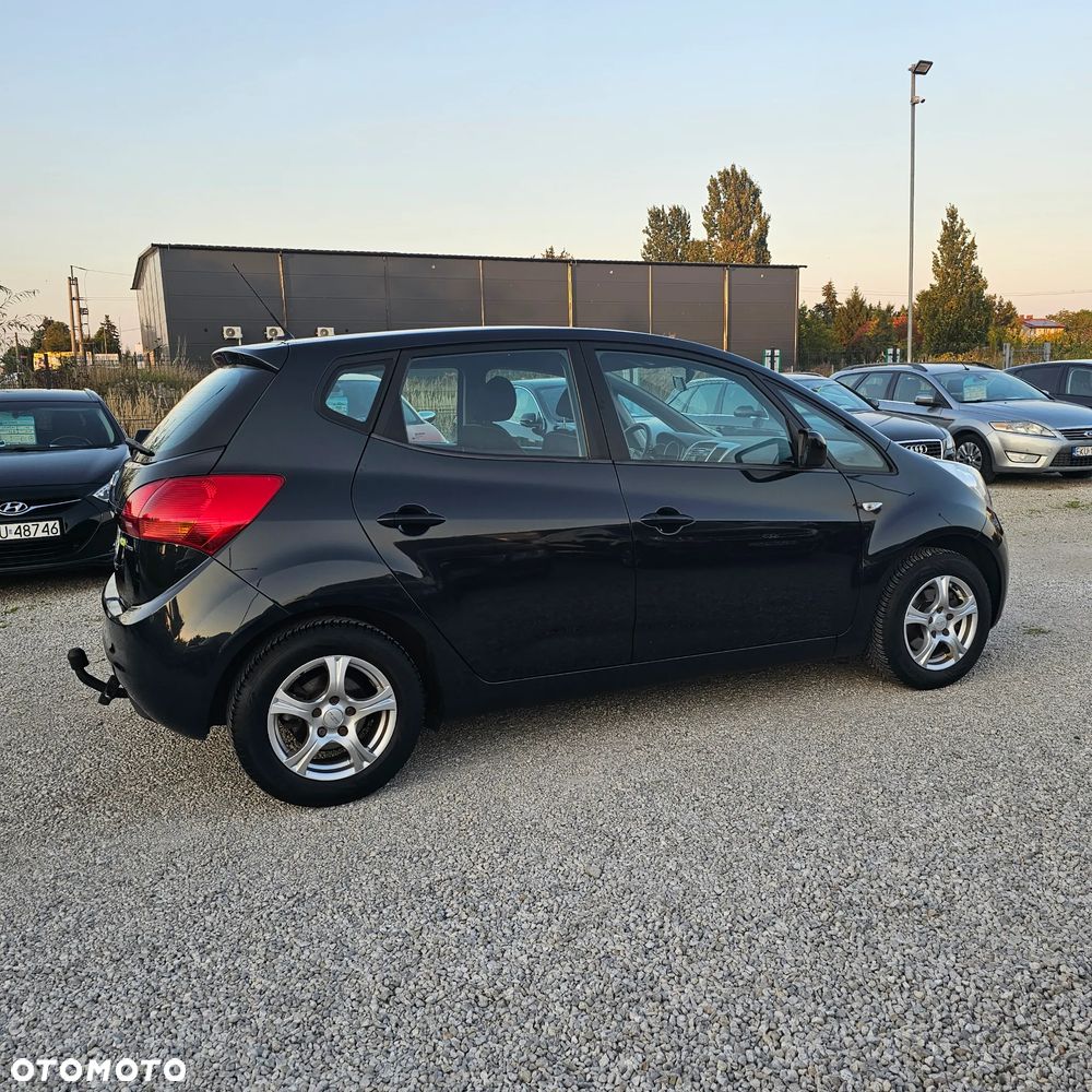 Kia Venga - 8