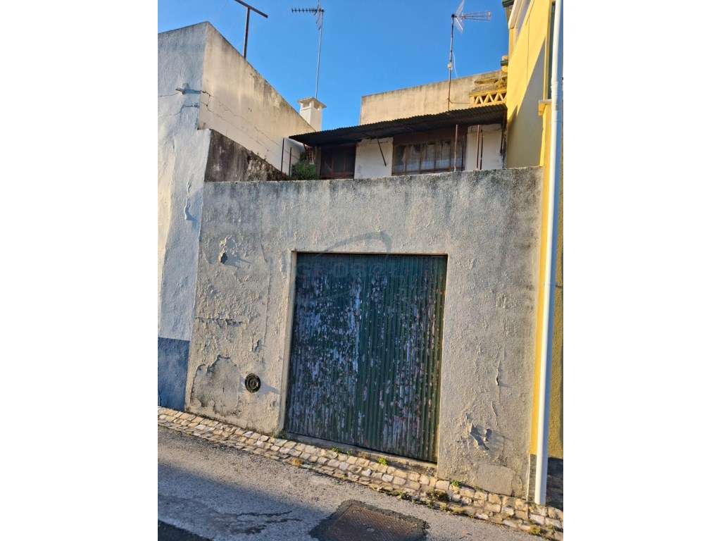 Moradia com Potencial de Valorização | Louriceira - Alcanena - Grande imagem: 2/3