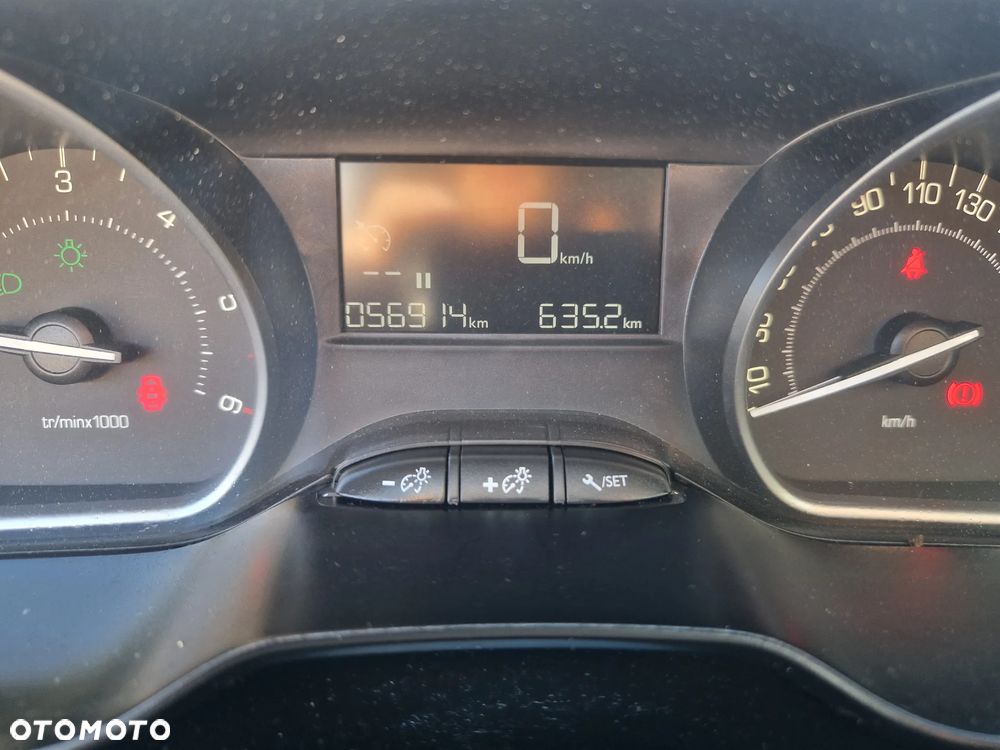 Peugeot 2008 1.5 BlueHDi Active - 13