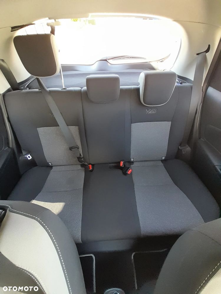 Toyota Yaris - 20