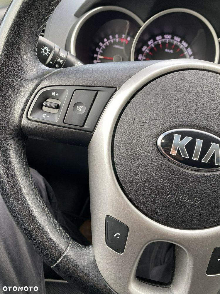 Kia Venga - 19