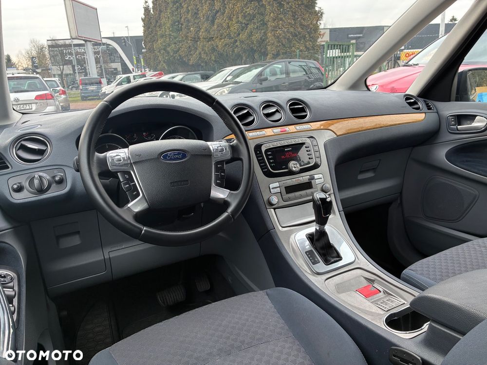 Ford Galaxy 2.0 TDCi Ghia - 11