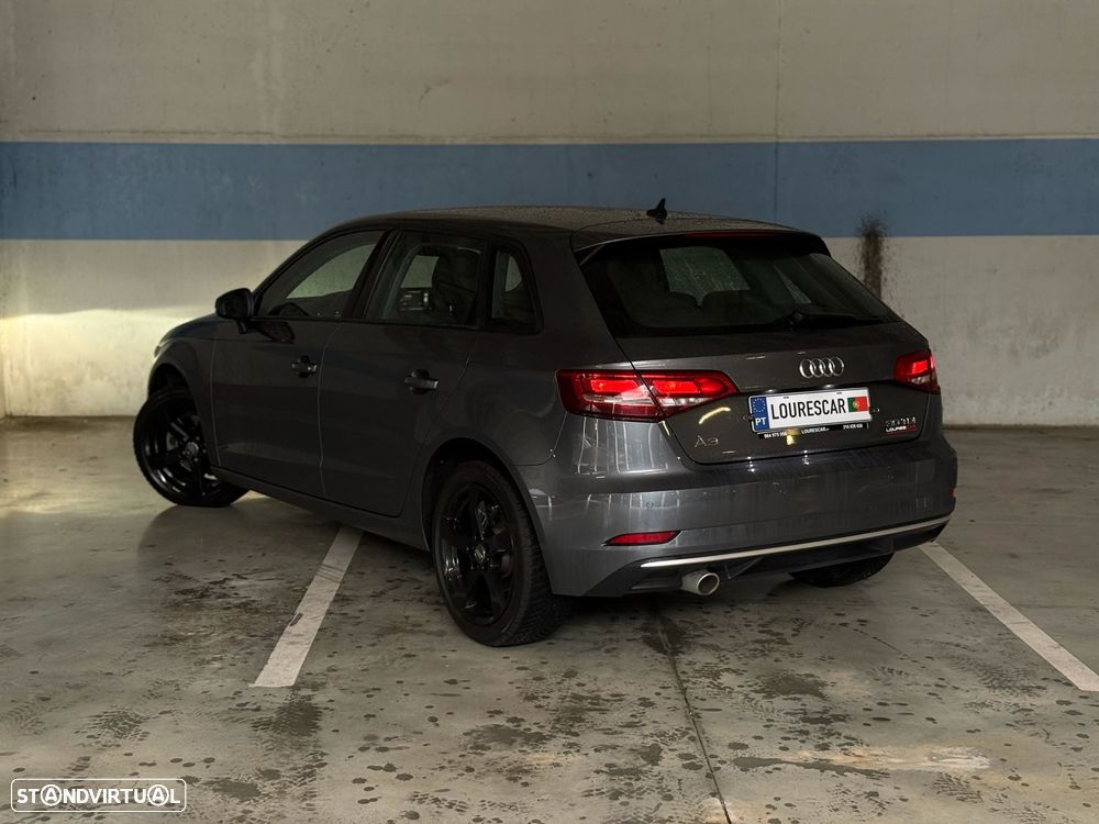 Audi A3 Sportback 1.6 TDI Sport S tronic - 5