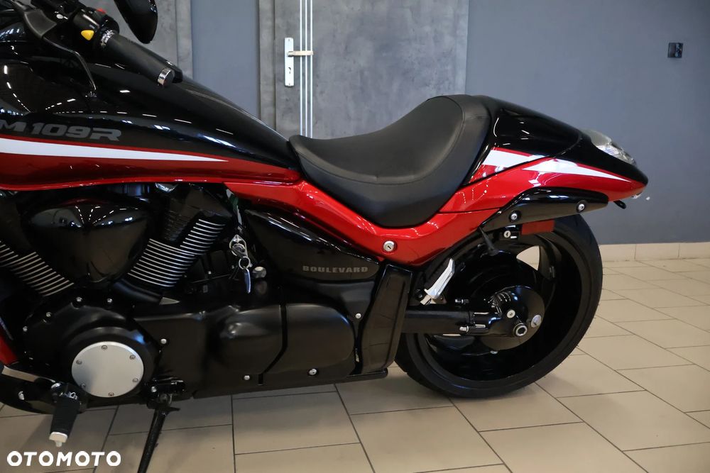 Suzuki Intruder - 27