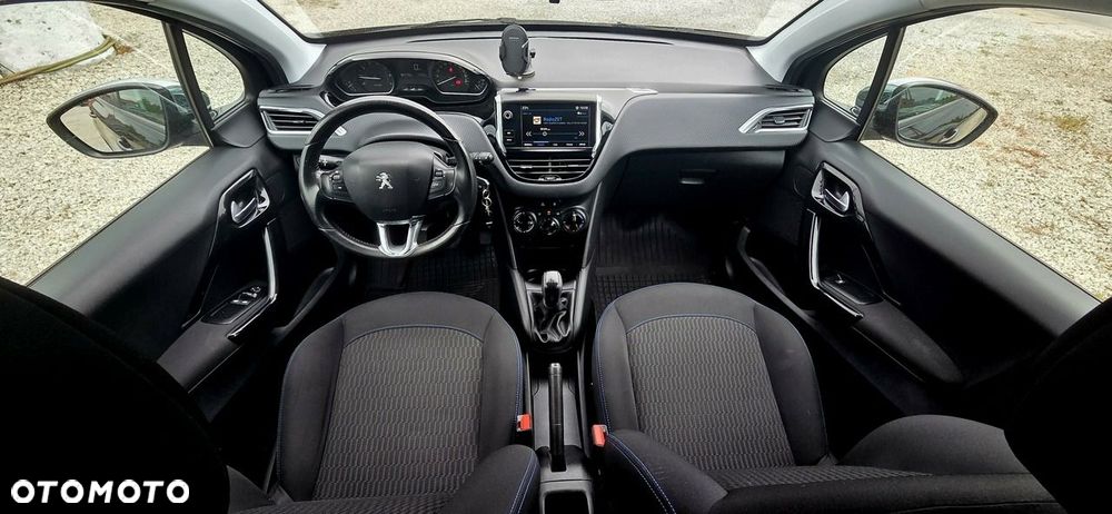 Peugeot 208 - 7