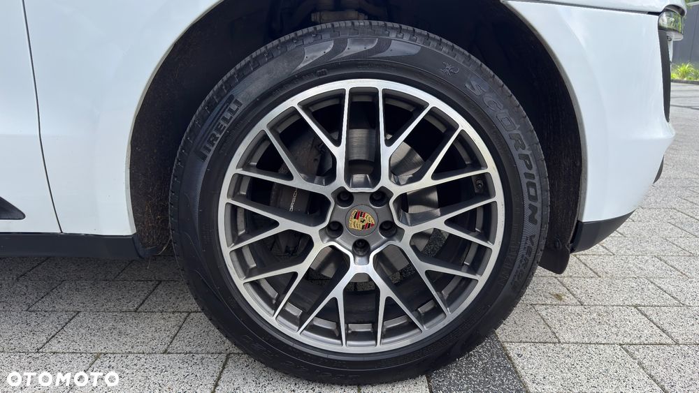 Porsche Macan Standard - 17