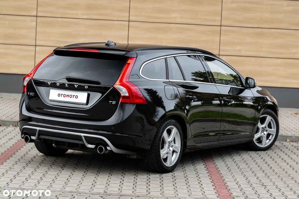 Volvo V60 T5 R-Design - 19