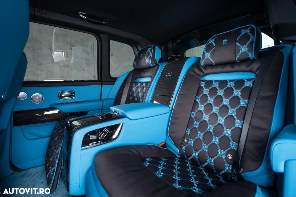 Rolls-Royce Cullinan - 24