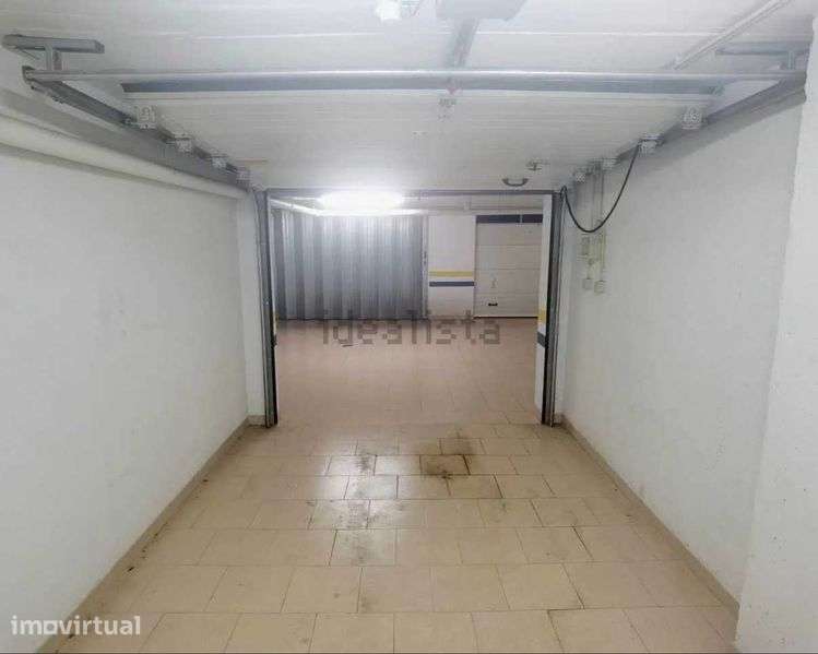 Aluga-se Garagem Fechada / Box 16m² – Parque das Oliveiras, Camarate - Grande imagem: 5/6