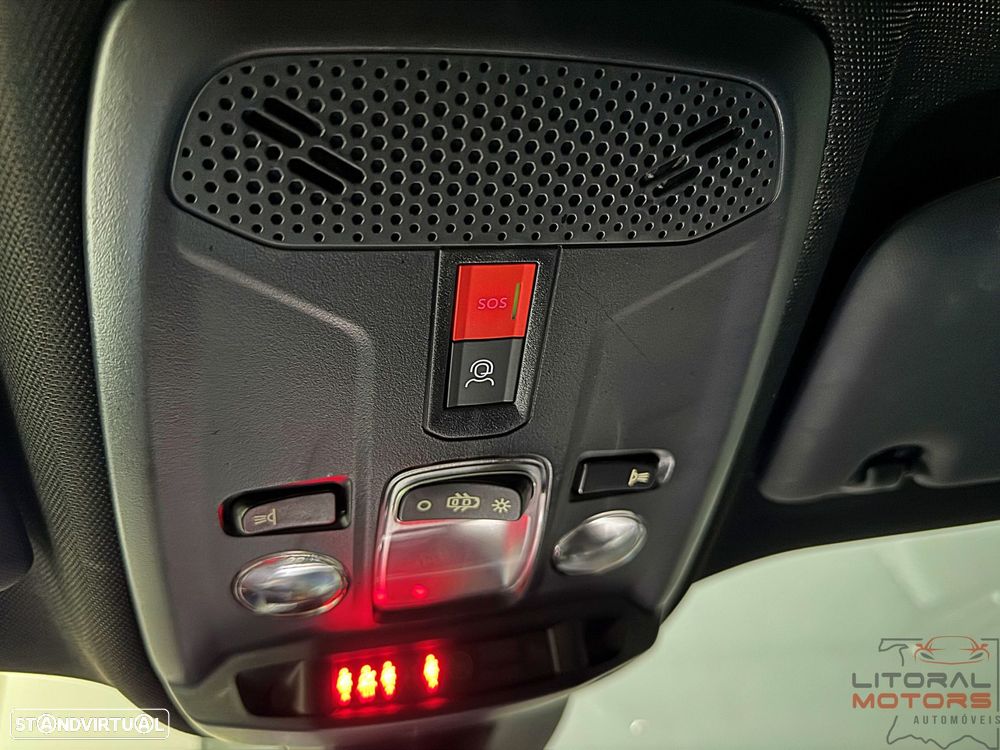 Peugeot 2008 1.2 PureTech SE Style - 21