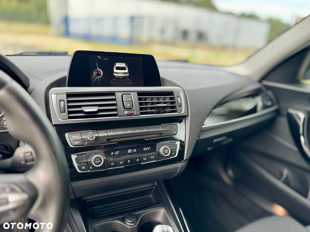 BMW Seria 2 218d Sport Line - 12