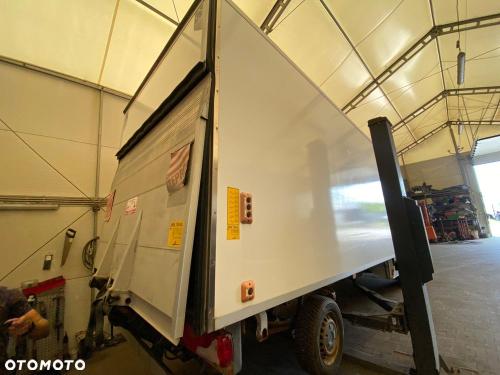 Kontener 8-europalet 4.30 metra Sprinter Crafter Master Boxer Jumper Iveco - 3