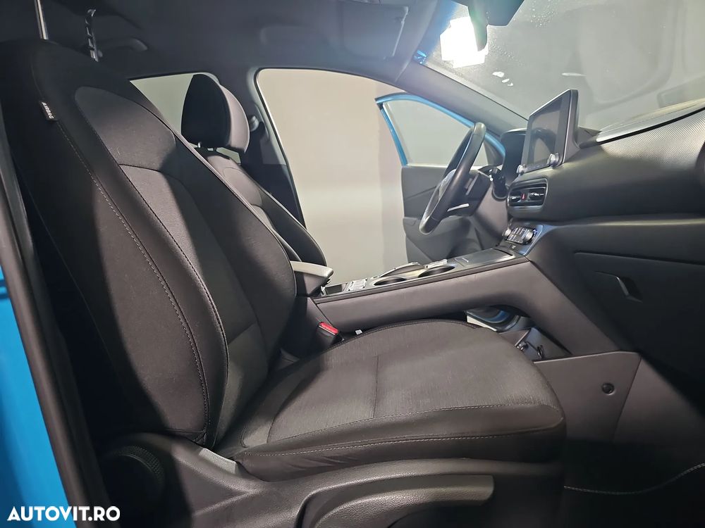 Hyundai KONA - 12