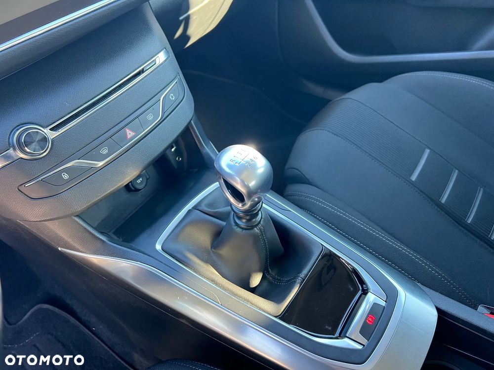 Peugeot 308 125 THP Active - 14