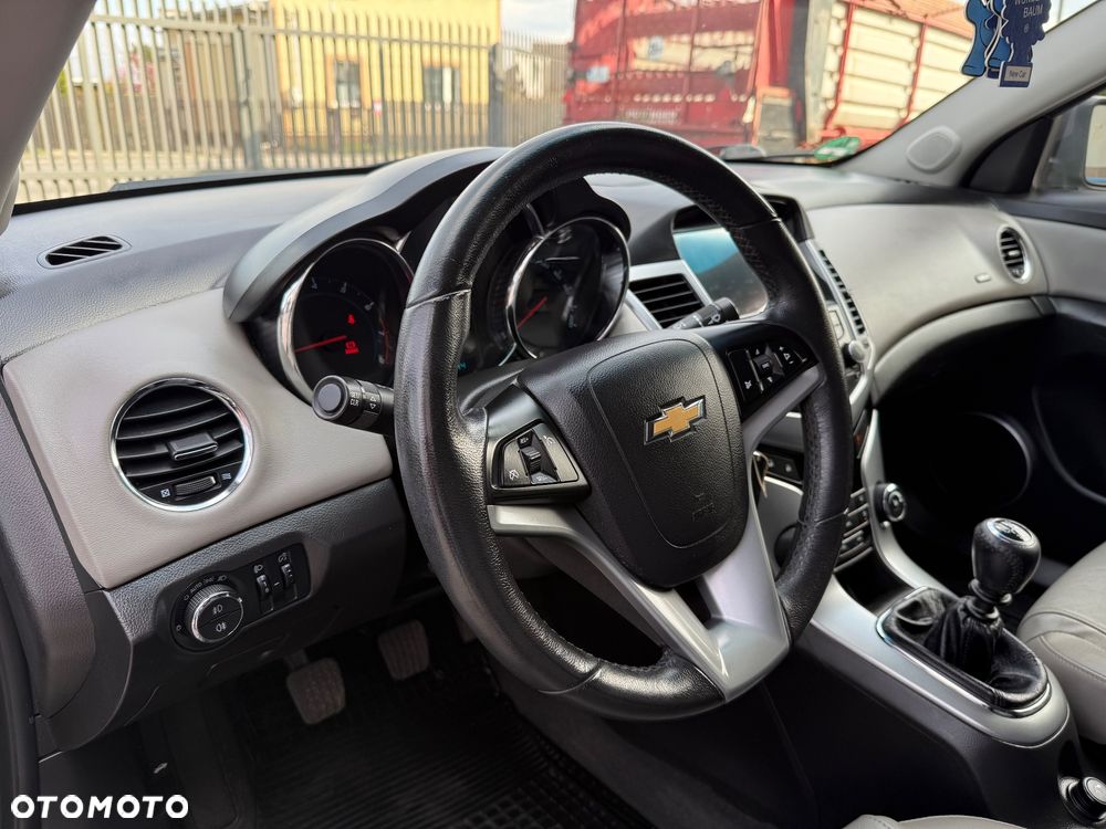 Chevrolet Cruze 1.8 LTZ - 19