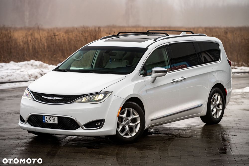 Chrysler Pacifica - 3
