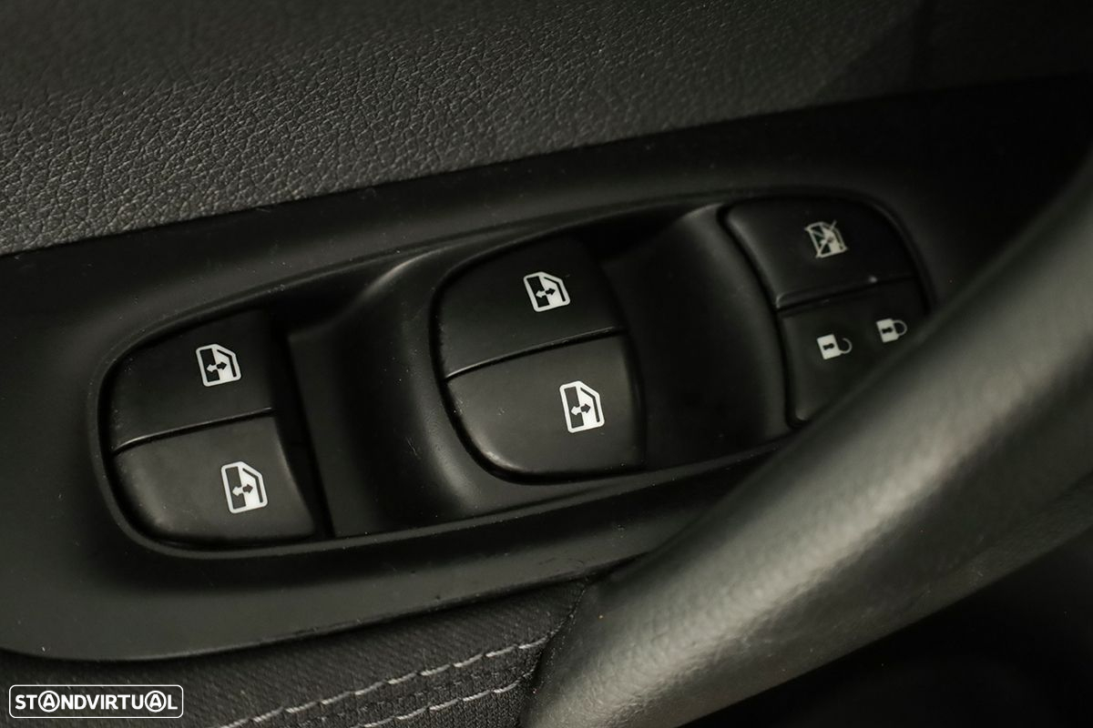 Nissan Qashqai 1.2 DIG-T N-Connecta PS Xtronic - 20