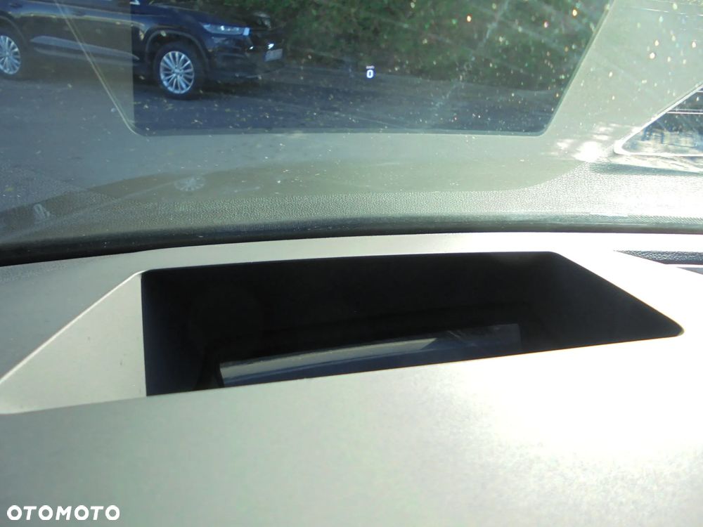 Skoda Octavia 2.0 TDI DSG Sportline - 39