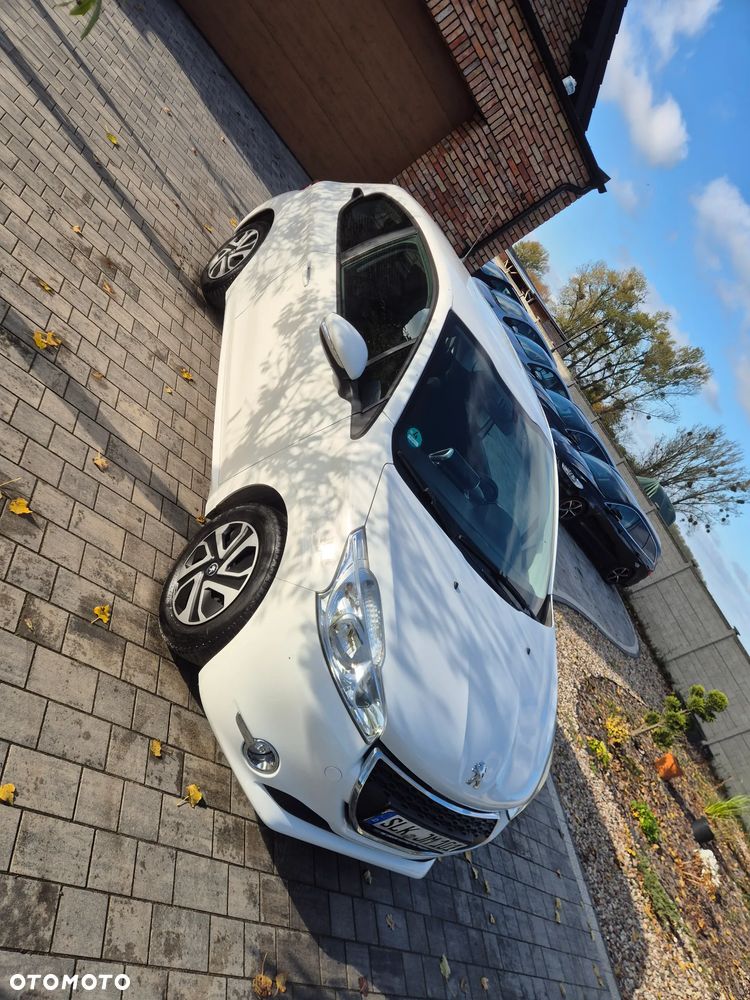 Peugeot 208 - 14