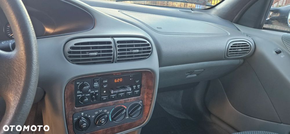 Chrysler Stratus - 18