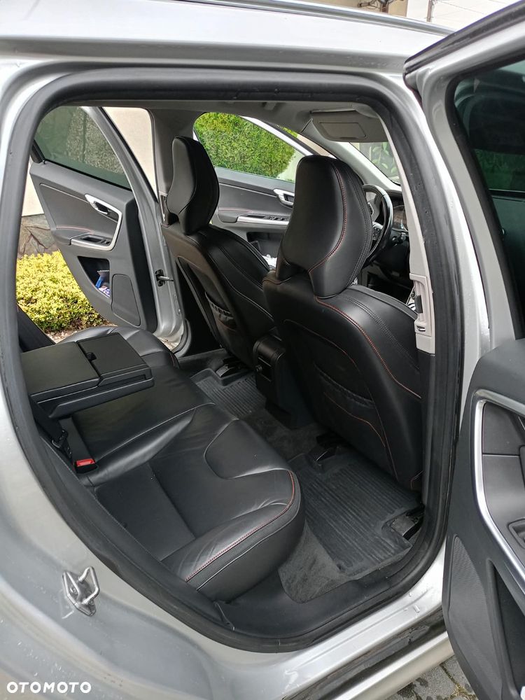 Volvo XC 60 D4 Drive-E Ocean Race - 11