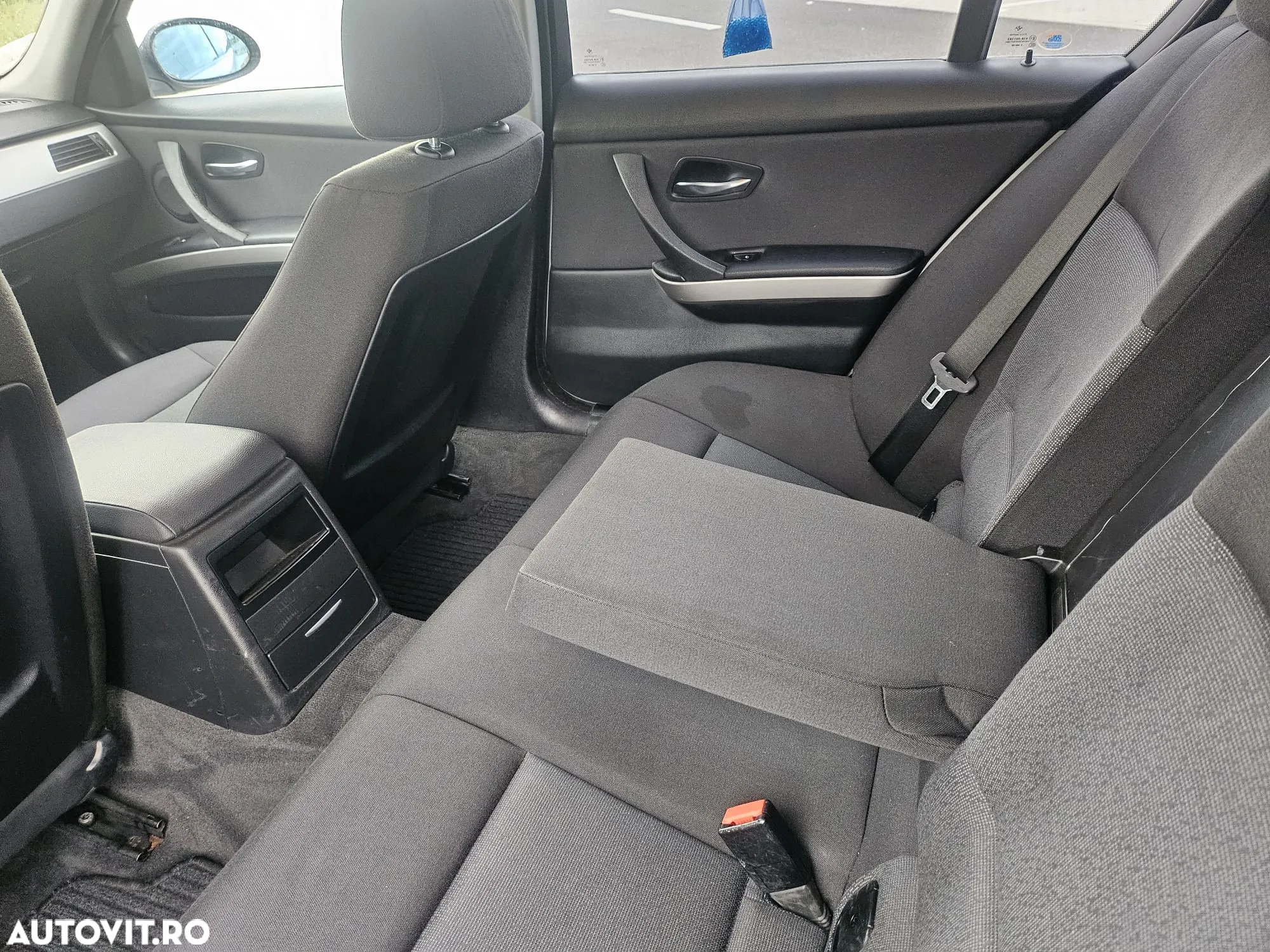 BMW Seria 3 318d - 26