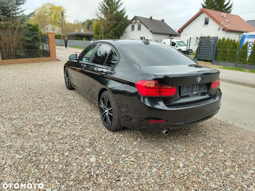 BMW Seria 3 318d Sport Line - 17