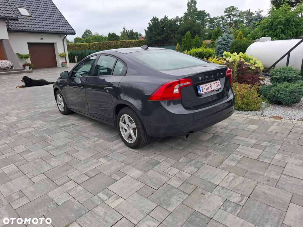 Volvo S60 D2 Momentum - 9