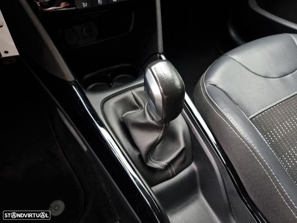 Peugeot 2008 1.2 PureTech Allure - 11