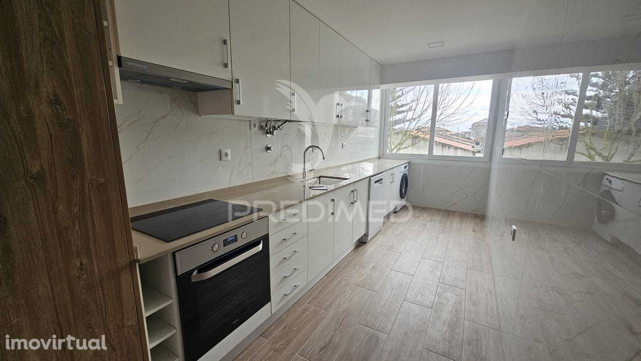 T2 Completamente remodelado, com Parqueamento e Arrecadação, Cascais - Grande imagem: 2/19