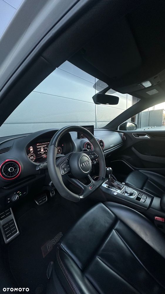Audi RS3 Limousine - 15