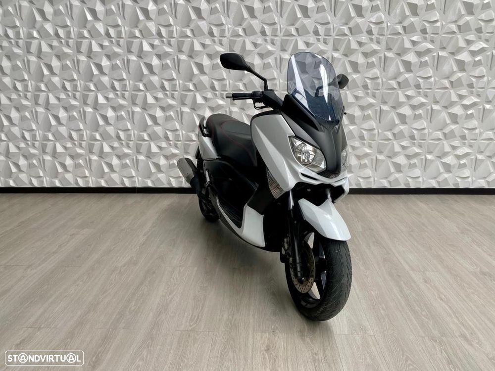 Yamaha X-Max - 3
