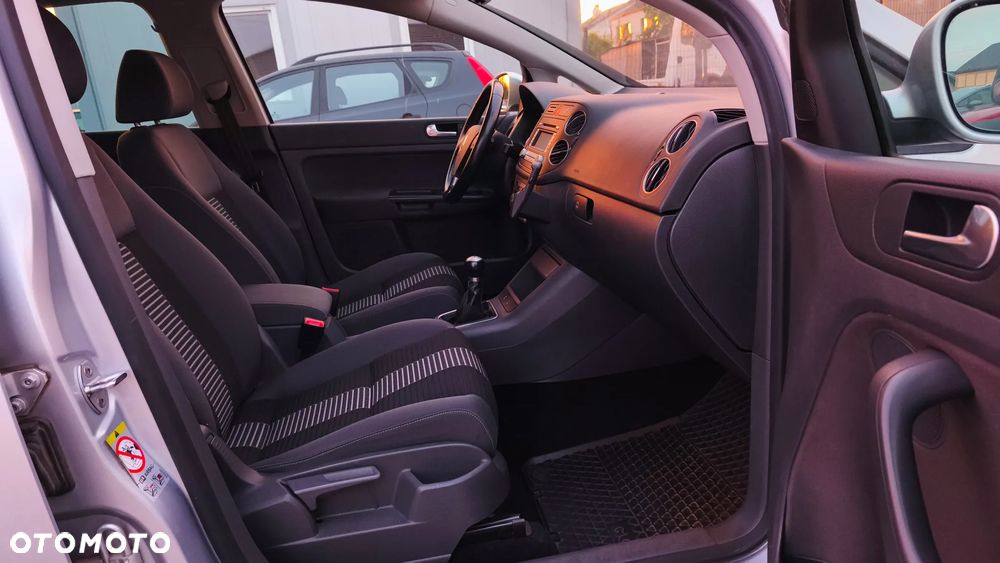 Volkswagen Golf - 23