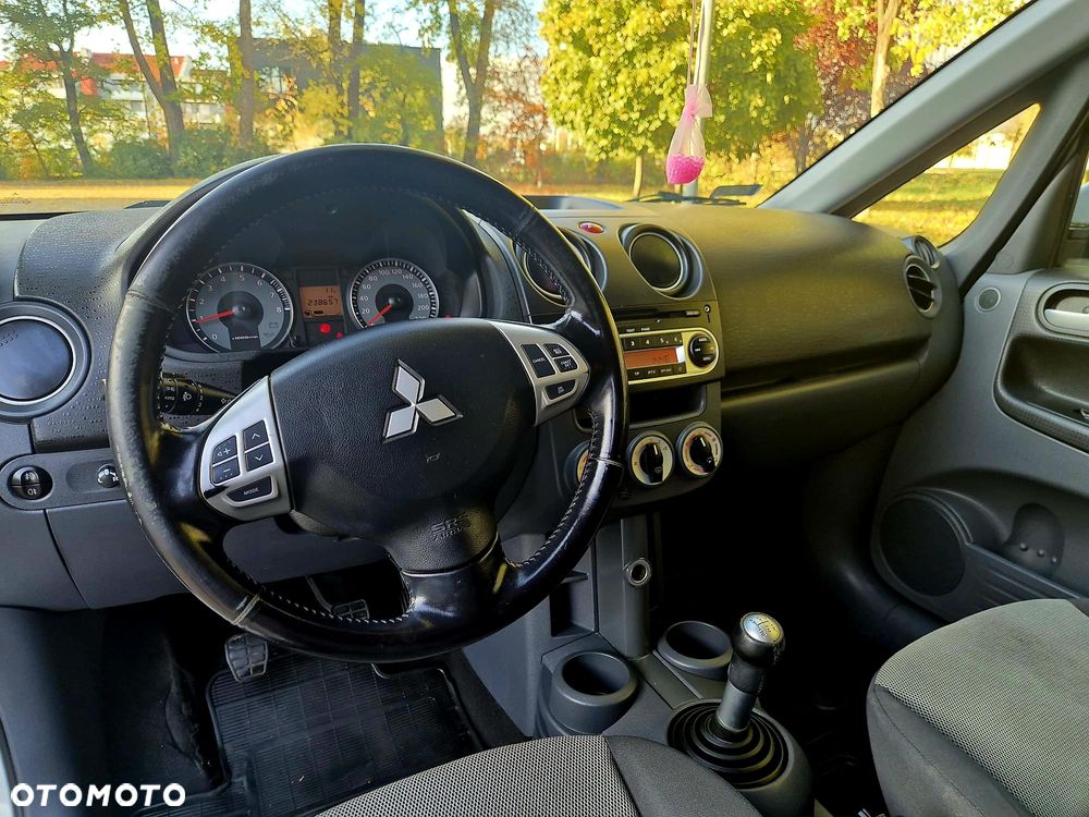 Mitsubishi Colt - 5