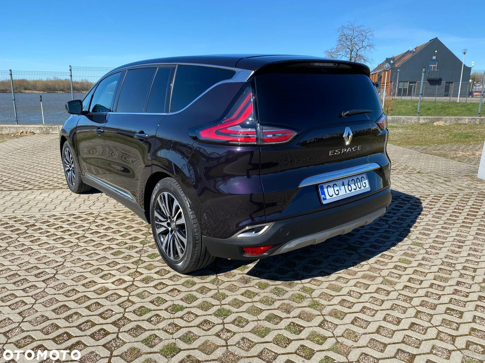 Renault Espace 1.6 dCi Energy Initiale Paris EDC - 2