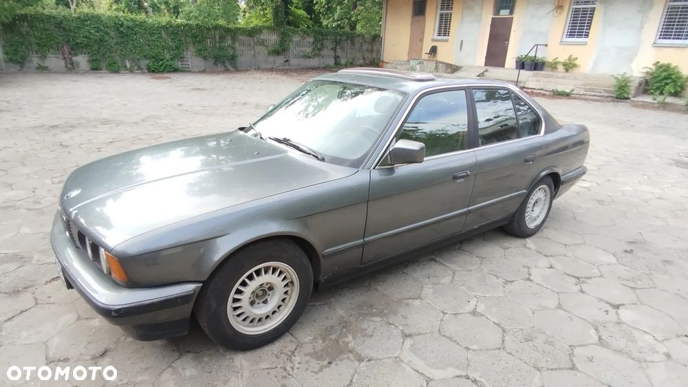 BMW Seria 5 520 i - 10