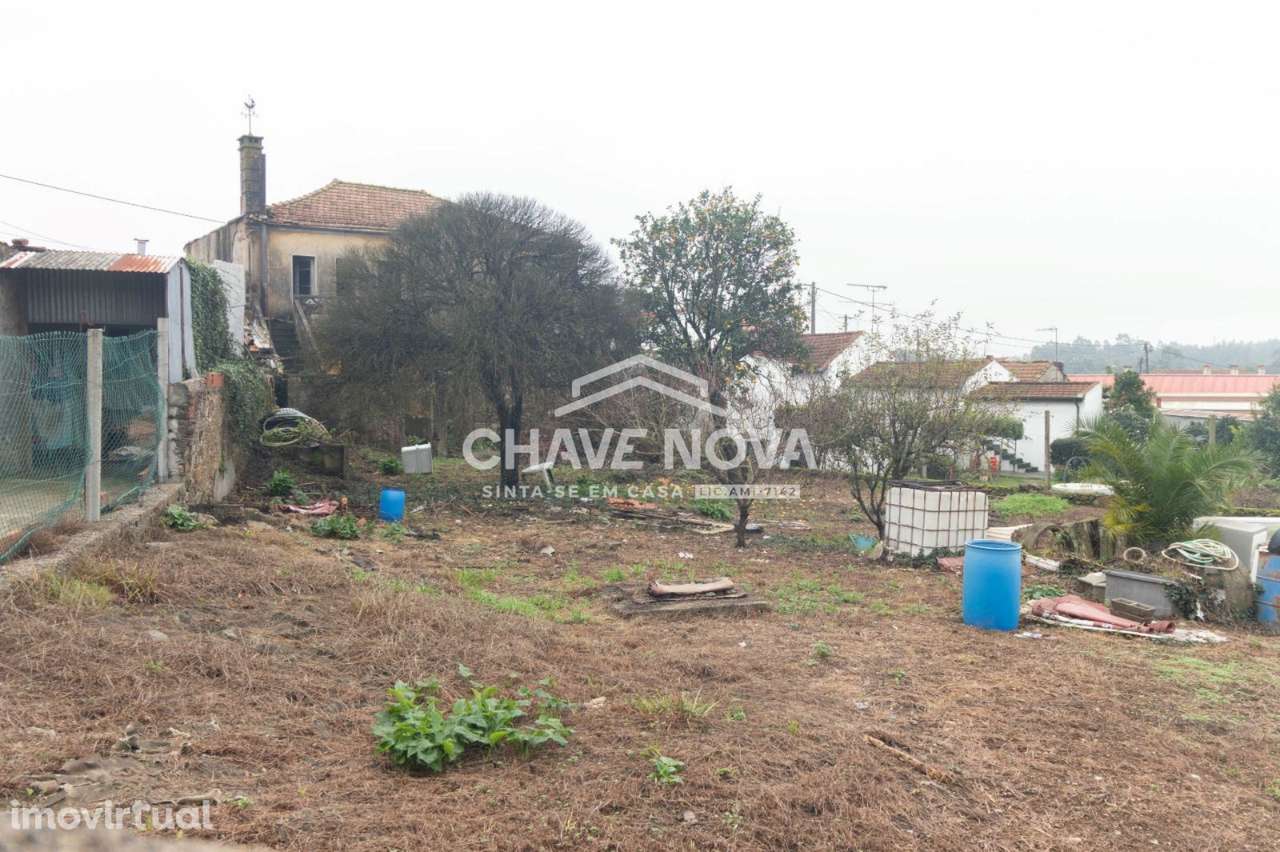 Moradia Para Restauro + Terreno em Paços de Brandão - Grande imagem: 3/8