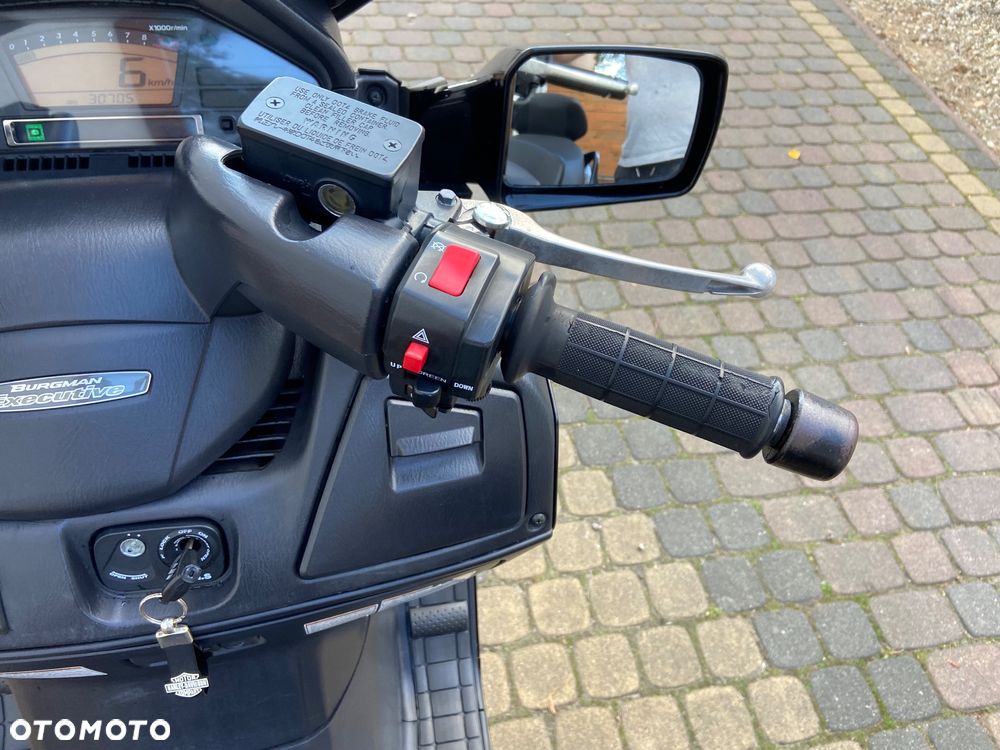 Suzuki Burgman - 10