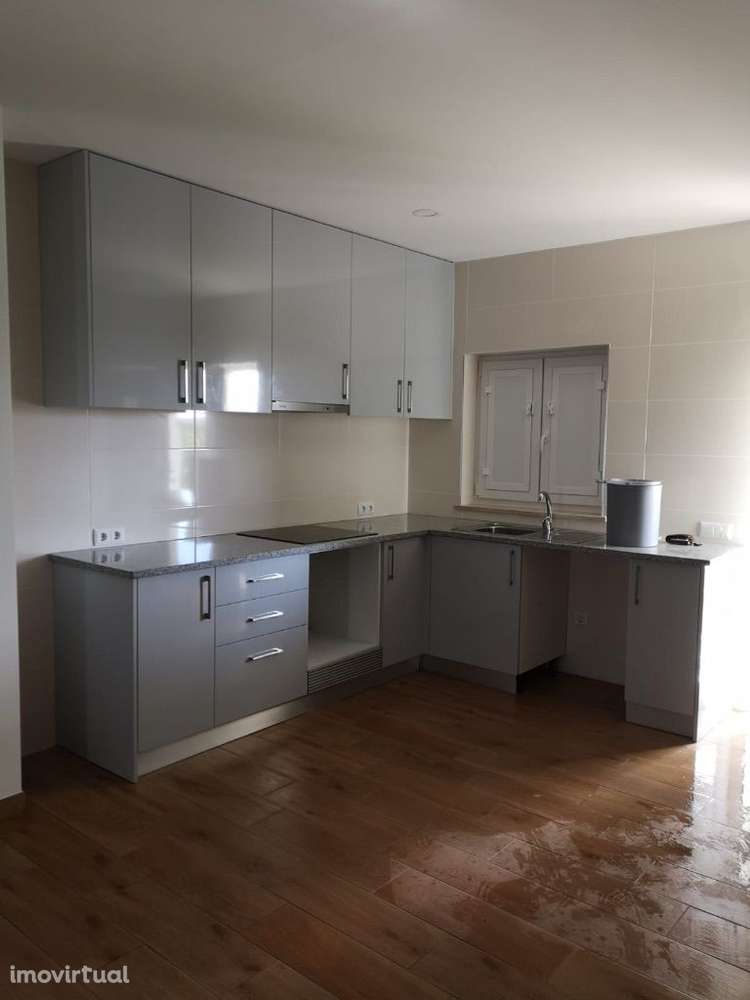 Moradia T2+1 para arrendar em Santa Eufemia - Leiria - Grande imagem: 5/9
