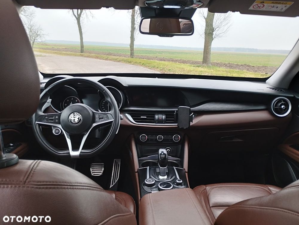 Alfa Romeo Stelvio 2.2 JTDM - 16