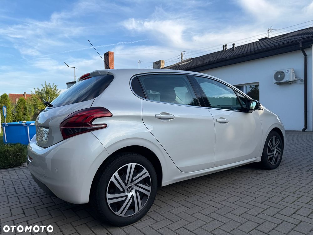 Peugeot 208 1.6 BlueHDi Allure S&S - 5
