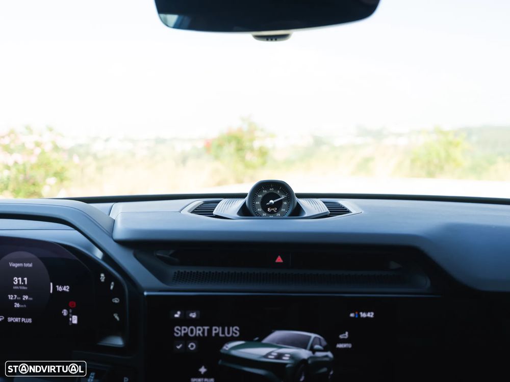 Porsche Cayenne Electric Turbo - 23