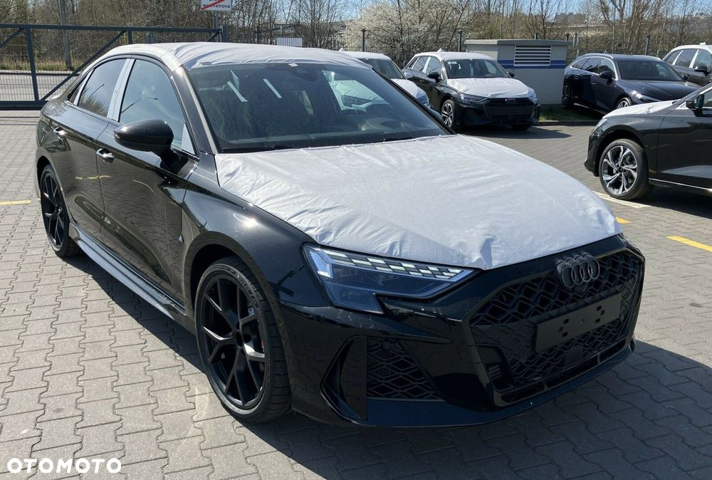 Audi RS3 Limousine - 2