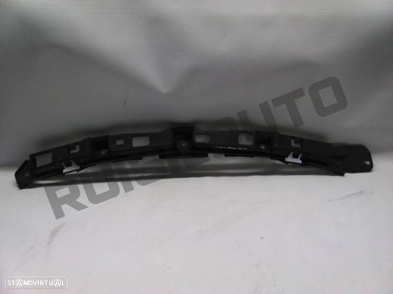 Guia / Encaixe Pára-choques Trás Meio  Opel Astra H [2004_2009] - 1