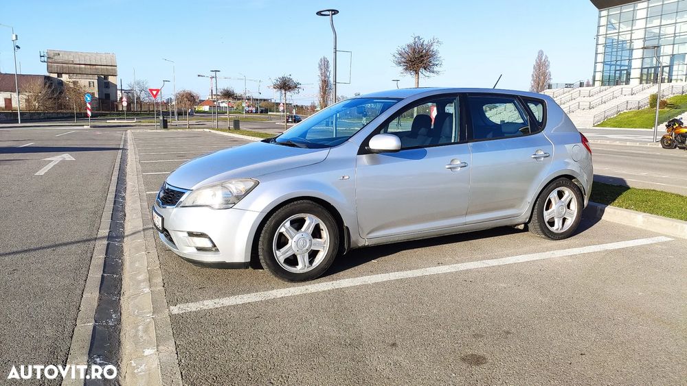 Kia Ceed 1.6 CRDi 90 Spirit - 2