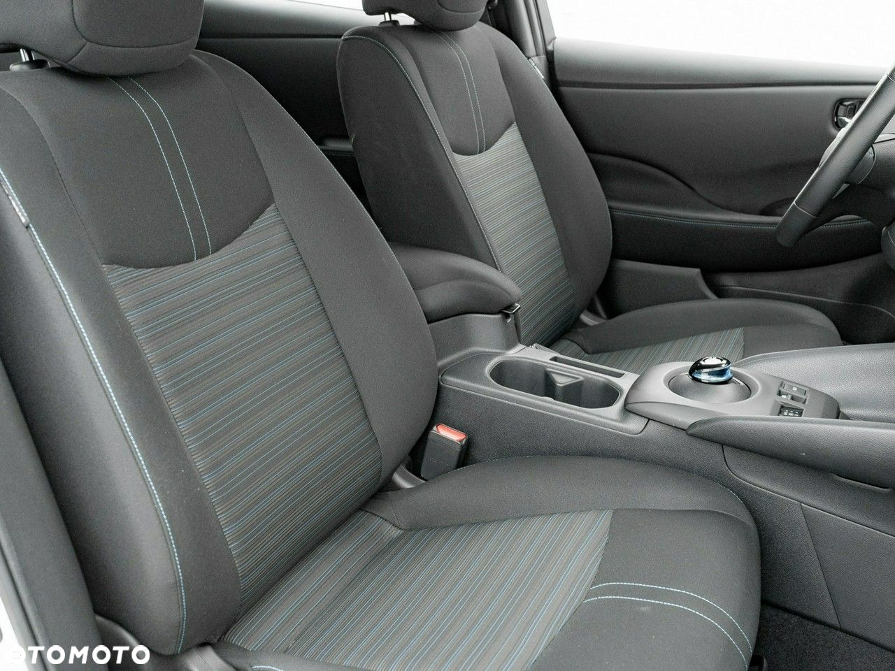 Nissan Leaf - 32