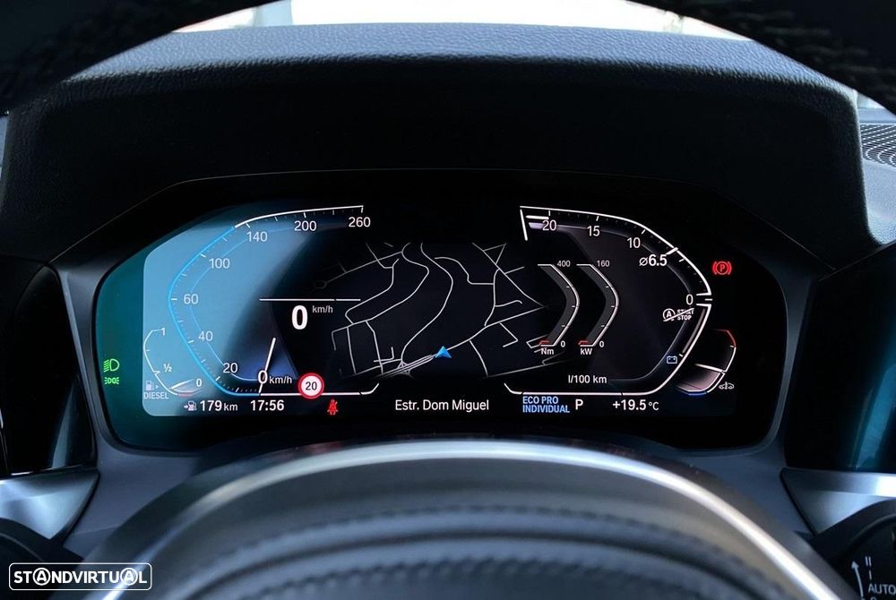 BMW 320 d Pack Desportivo M Auto - 32