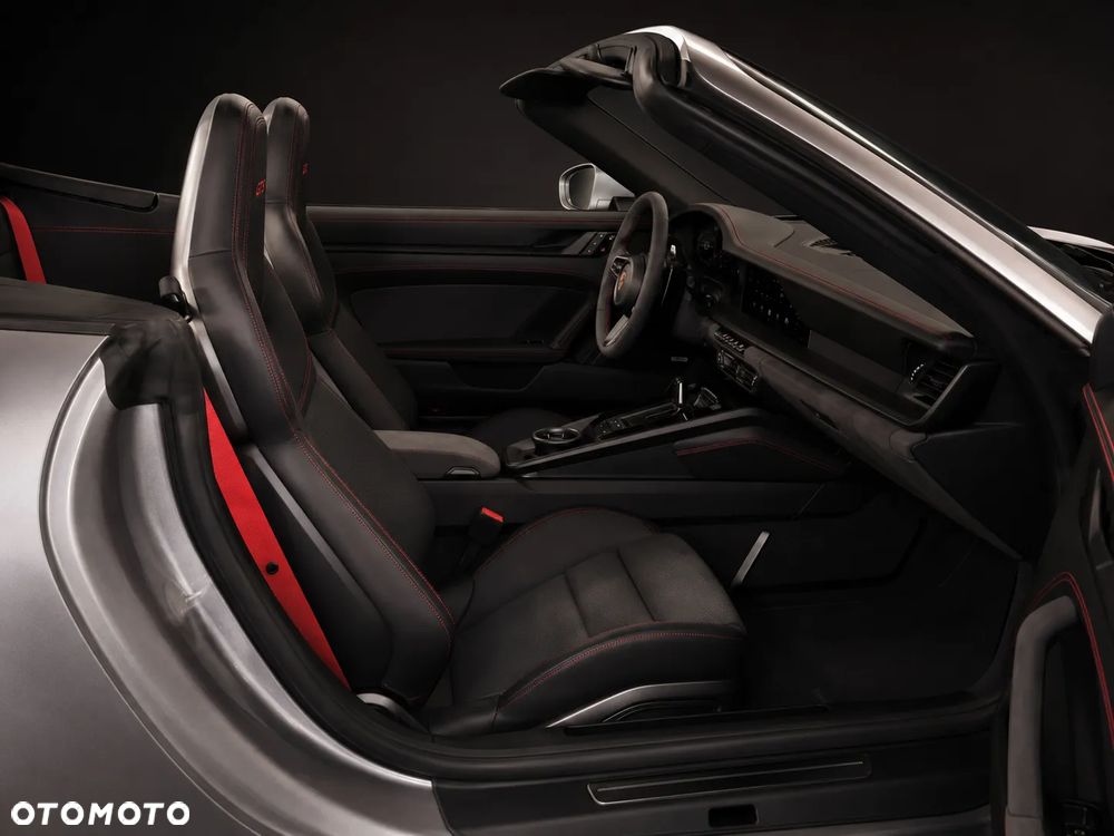Porsche 911 Carrera T-Hybrid GTS - 12