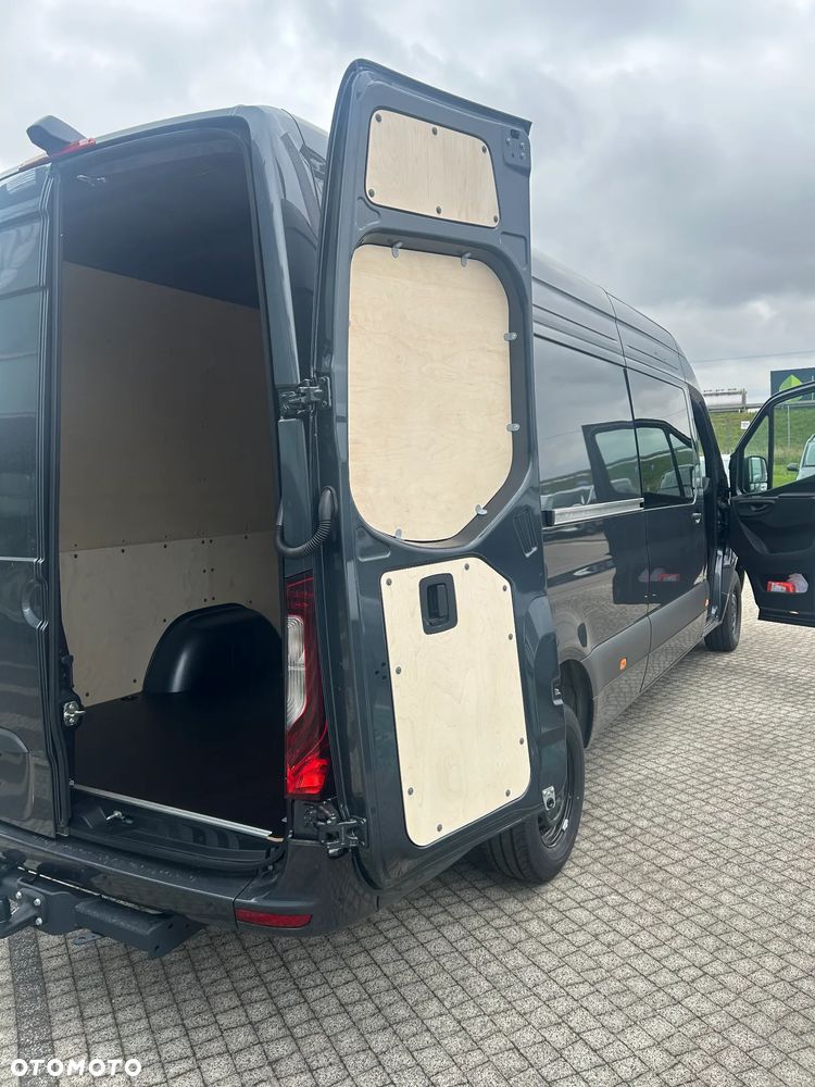Mercedes-Benz Sprinter - 33