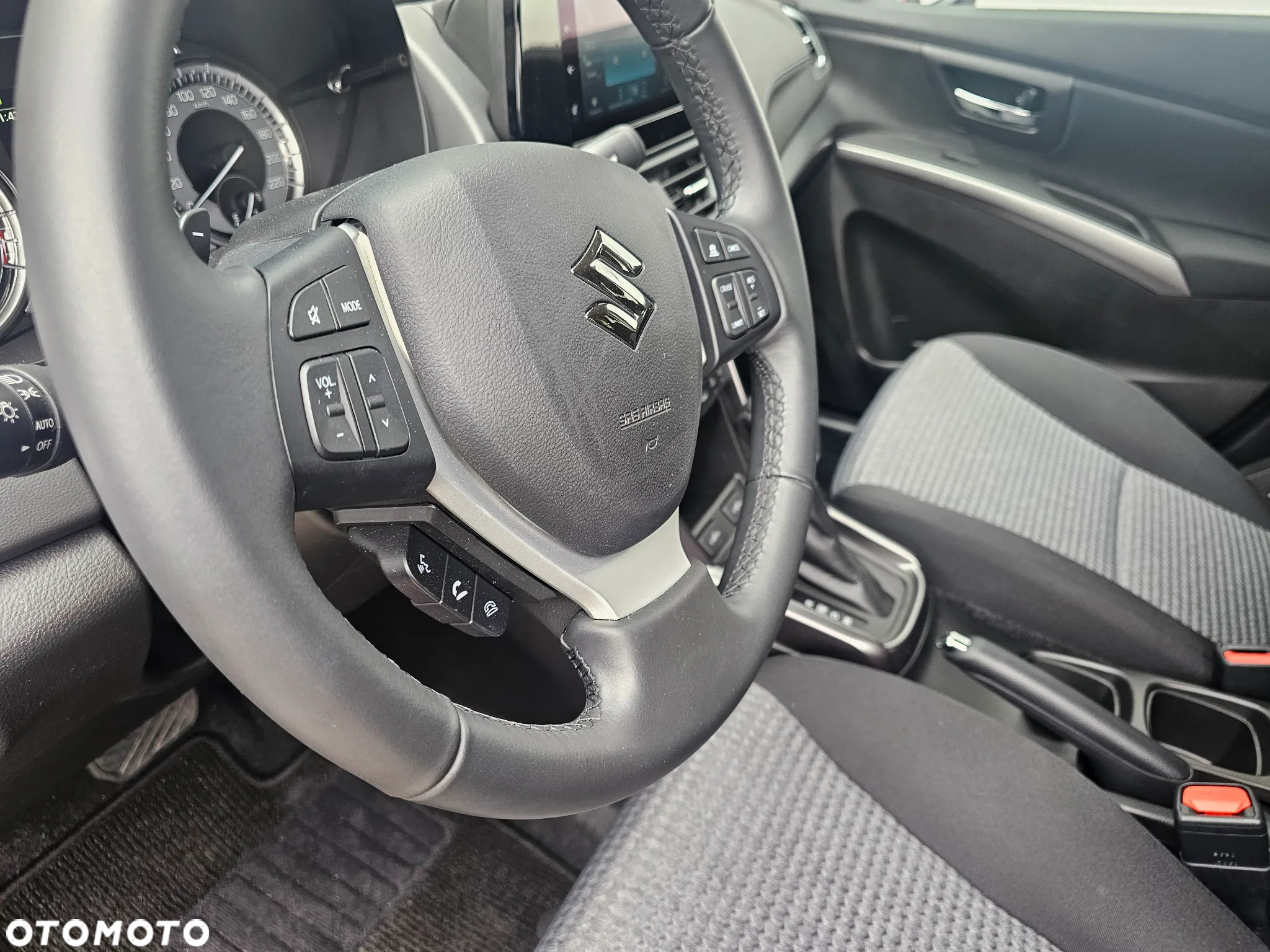 Suzuki SX4 S-Cross 1.5 DualJet Hybrid Premium AGS - 14